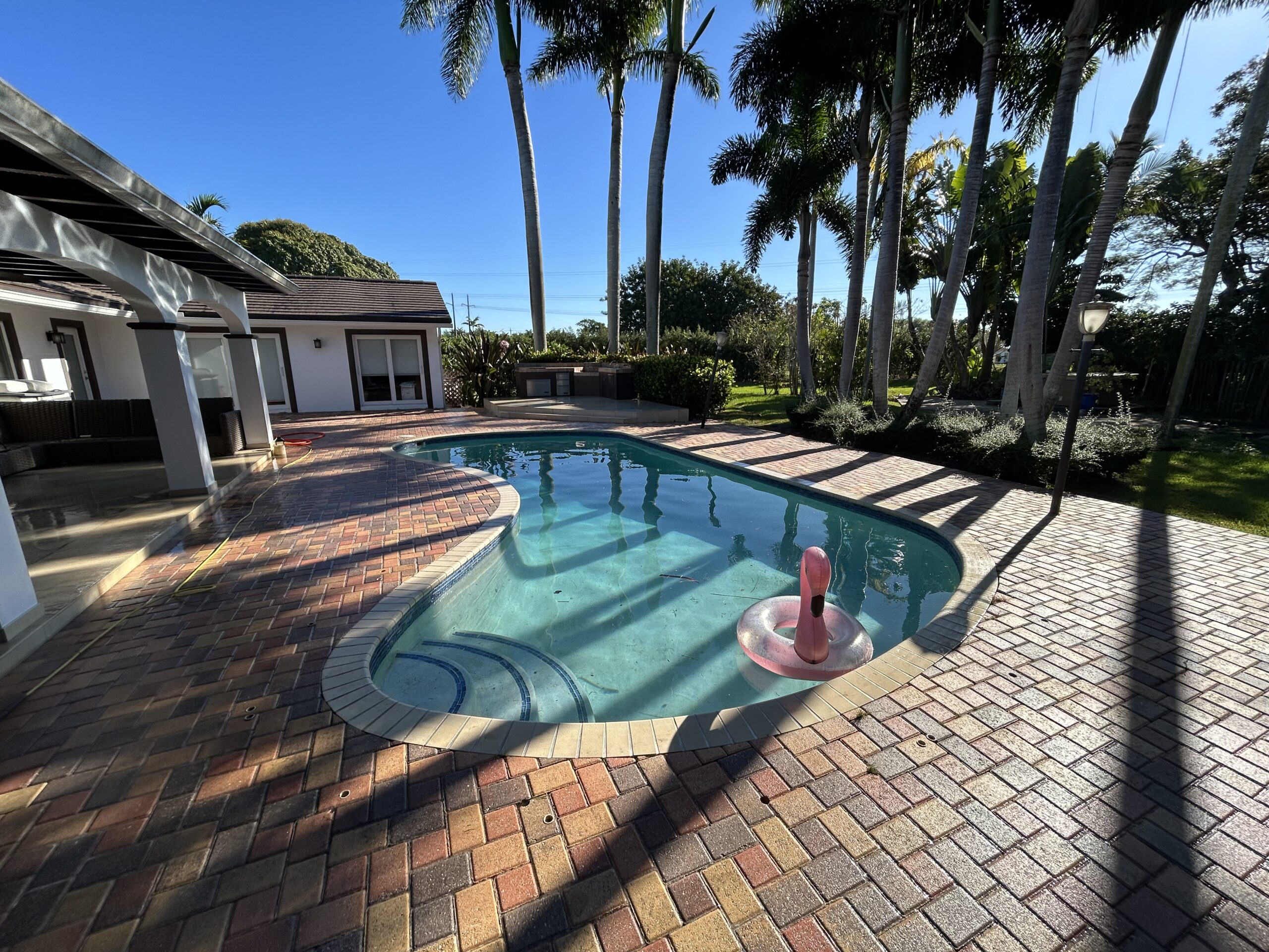 Paver walkway and courtyard in Miami